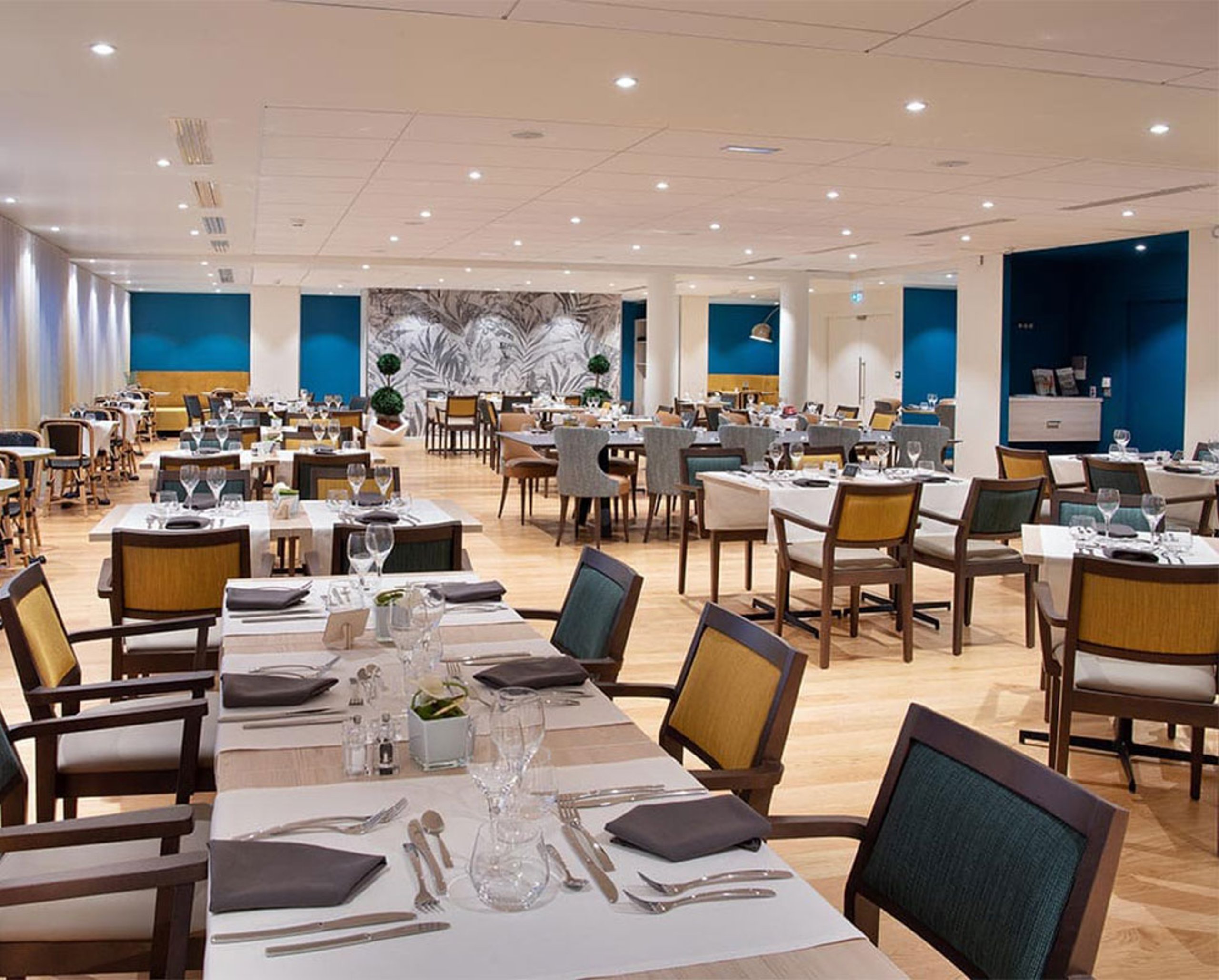 staff-restaurant-pour-residence-senior-5