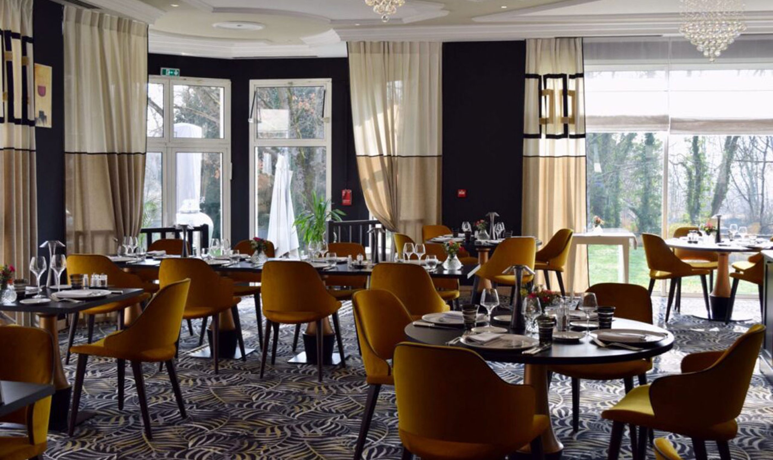 restaurant-chateau-clos-de-la-ribaudiere-1