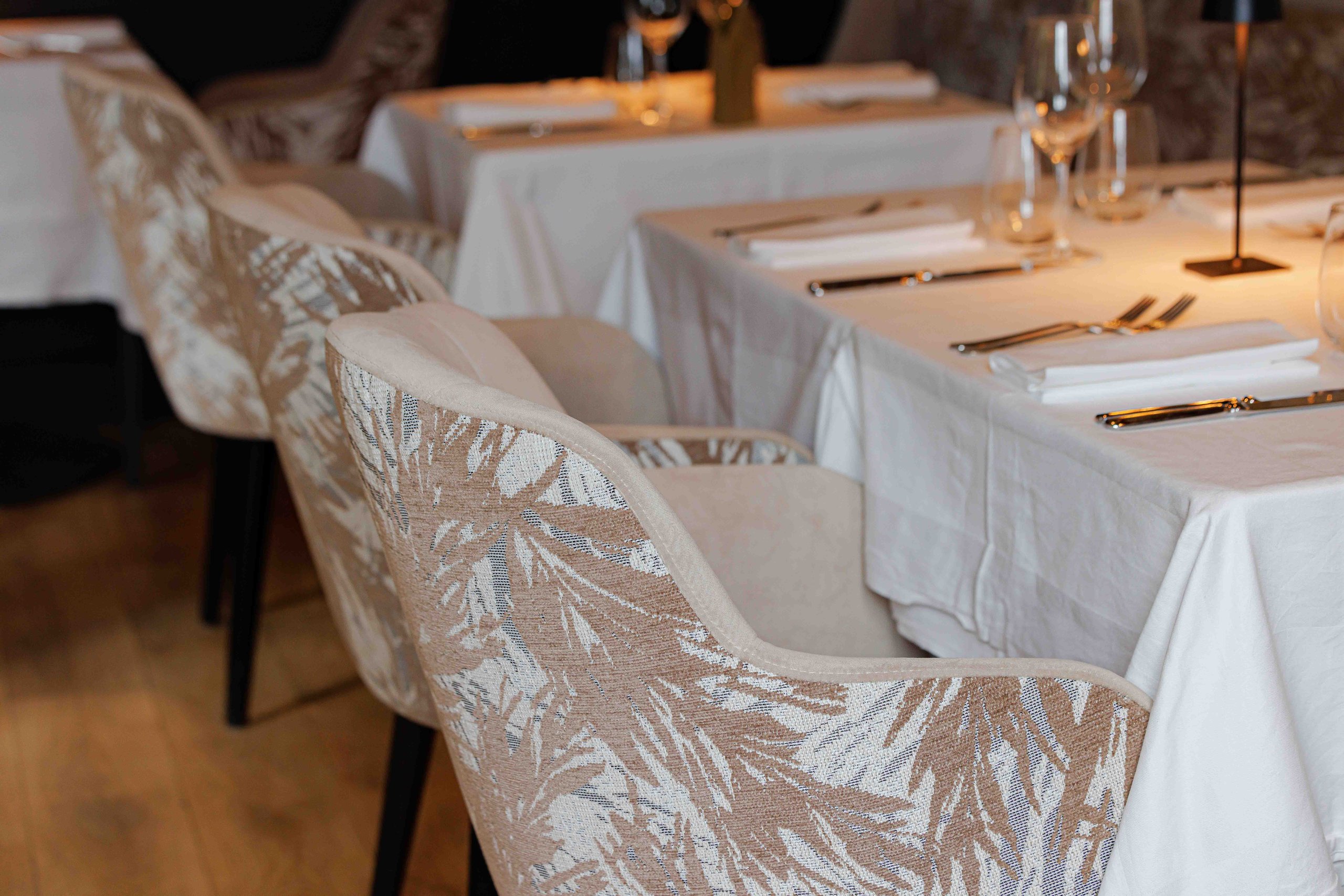 Les-toques-restaurant-chaise