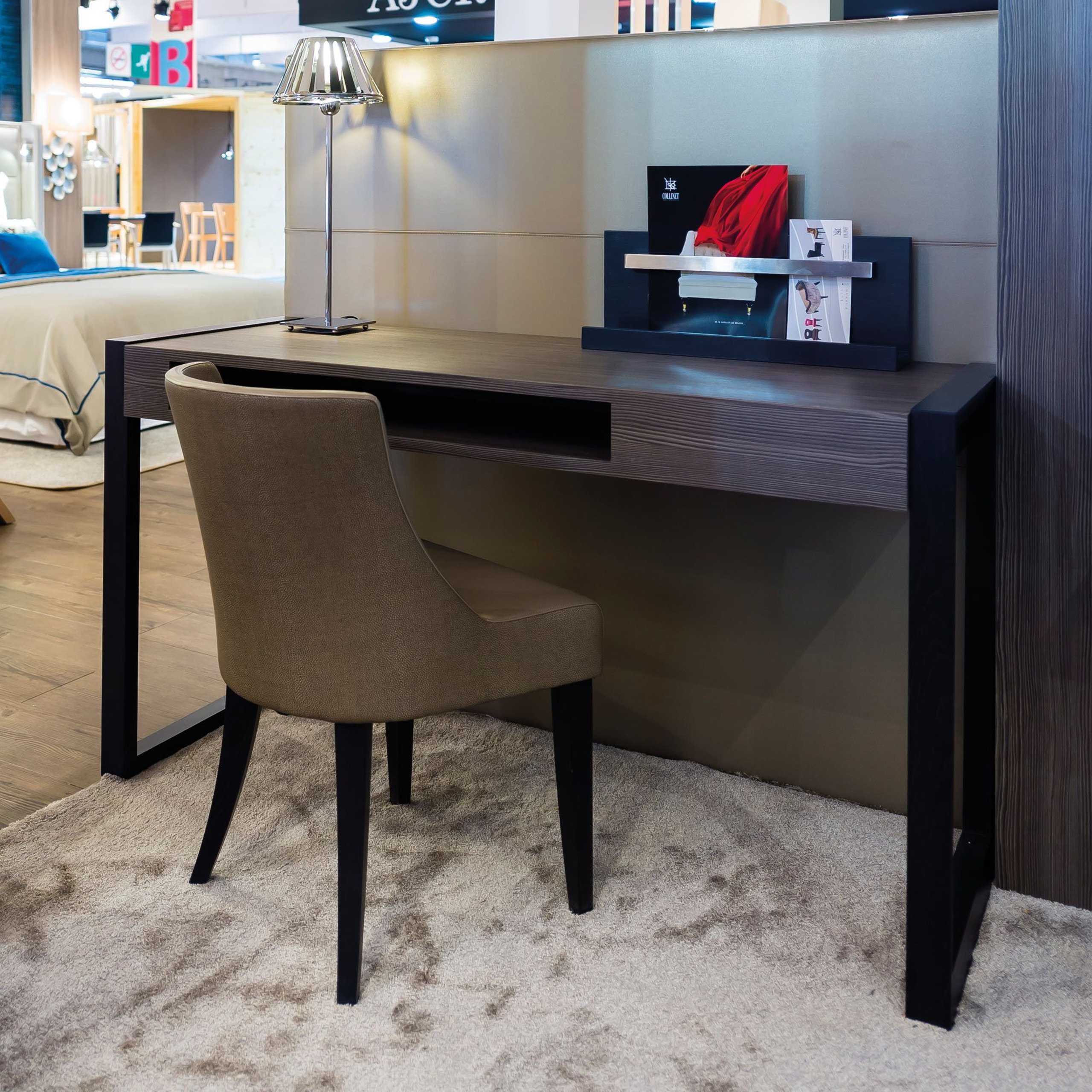 Opera Desk