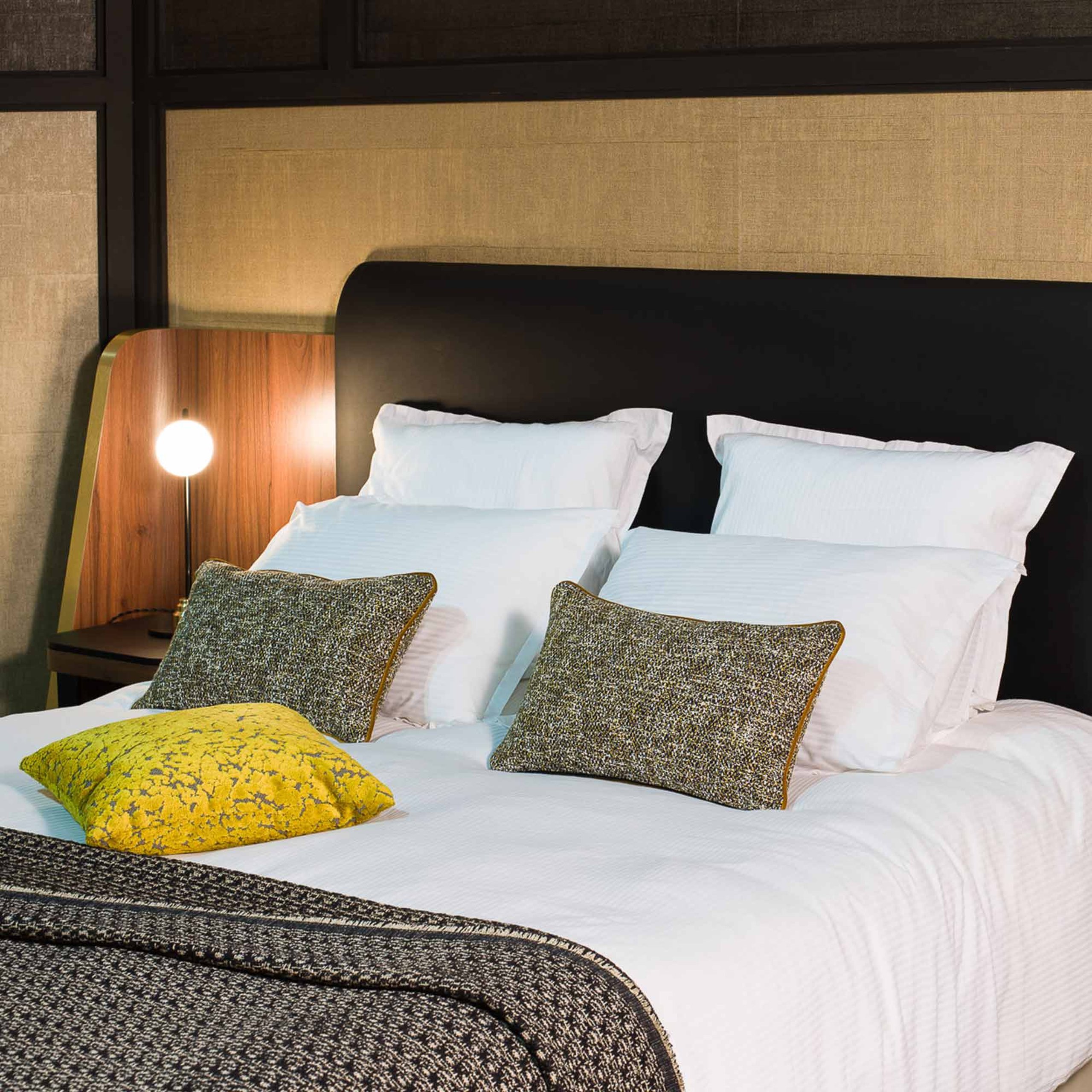 Belle-Epoque Headboard